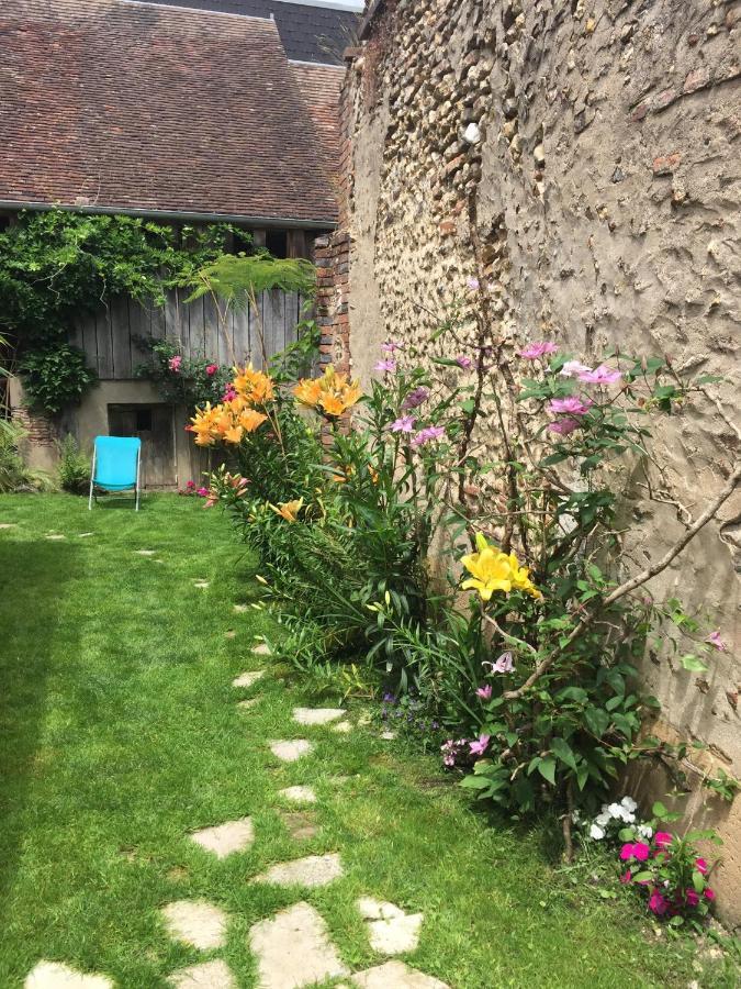 Villa L Annonce N Est Pas D Actualite Ne Pas Prendre De Reservation à Saint-Fargeau  Extérieur photo